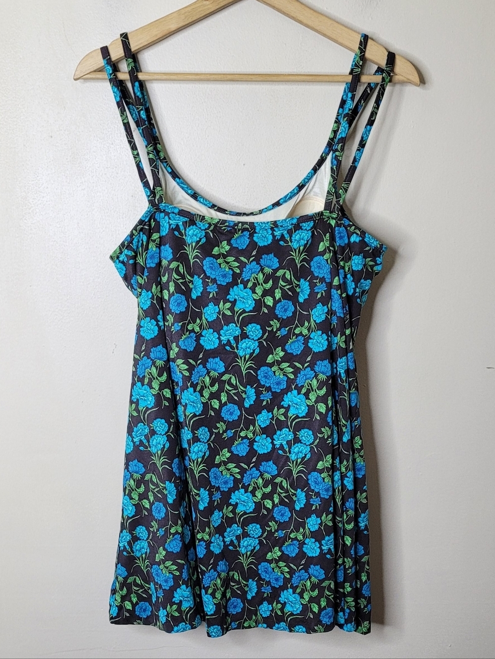 It Figures Swimsuit Size 18W Skirted One Piece - Picture 5 of 8